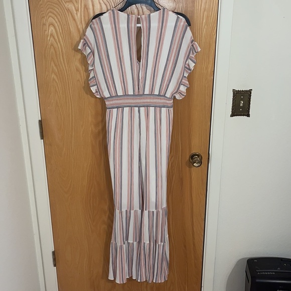 Linen Romper - Picture 2 of 2